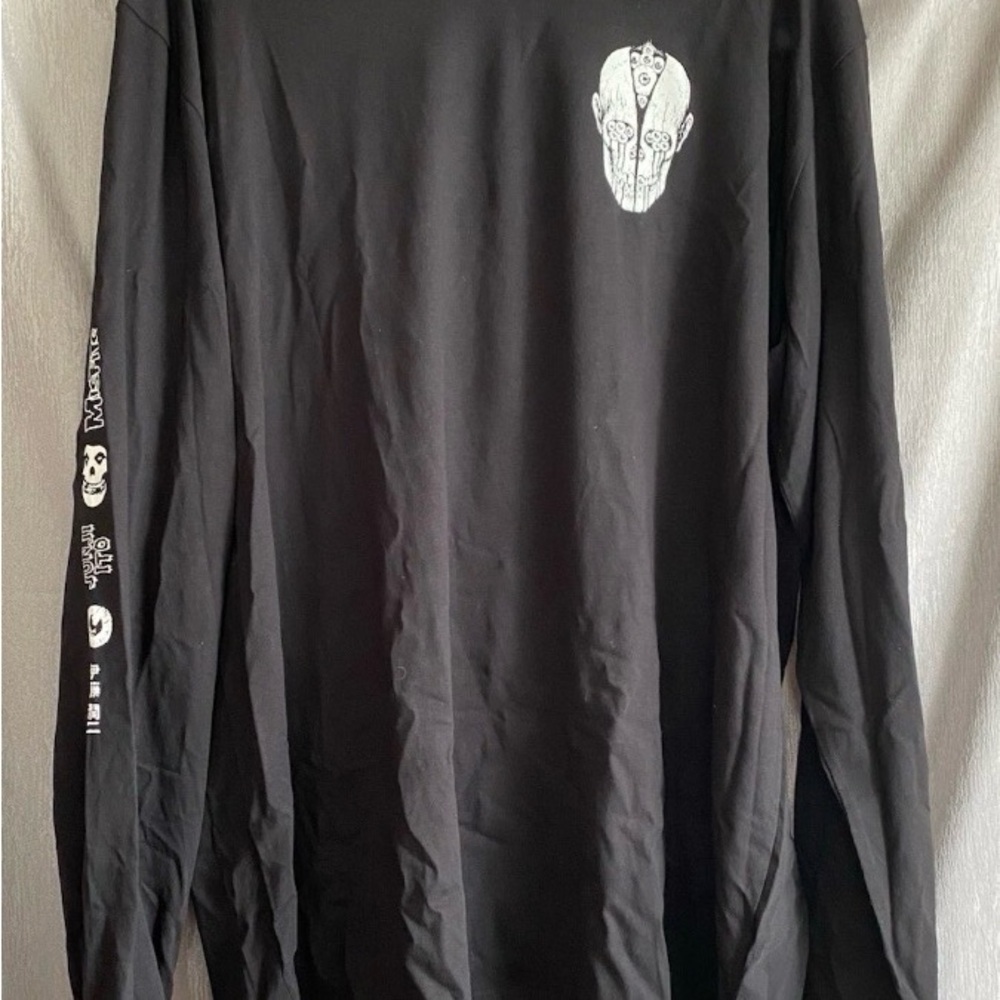 Men's Black Long Sleeve Graphic Tee
